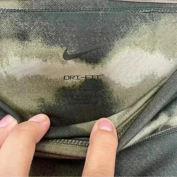 NIKE Women’s Yoga Leggings Lot Of 3 Leggings Sz XS/Small - Picture 12 of 16